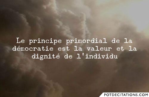 Femme ne balance pas ta&nbsp;dignité